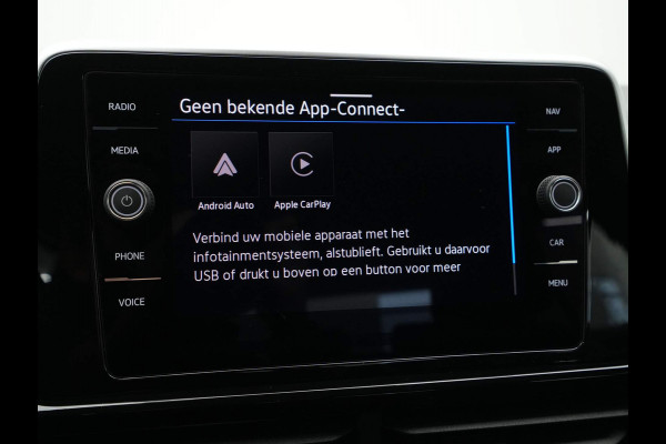 Volkswagen T-Roc 1.5 TSI 150pk DSG R-Line Private Lease 598,- pm obv 10.000km/48mnd 263