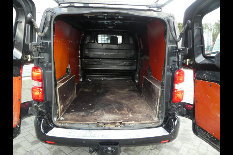 Toyota ProAce Worker 1.6 D-4D L2 Airco, Navigatie, PDC, 3-Zits.