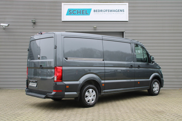 Volkswagen Crafter 35 2.0 TDI L3H2 177pk - Facelift - 2x Schuifdeur - Navigatie - LED - Geveerde stoel - Virtual cockpit - Camera - Verwarmd stuur