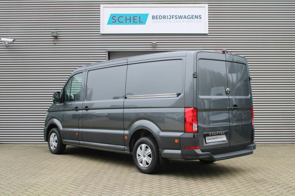 Volkswagen Crafter 35 2.0 TDI L3H2 177pk - Facelift - 2x Schuifdeur - Navigatie - LED - Geveerde stoel - Virtual cockpit - Camera - Verwarmd stuur