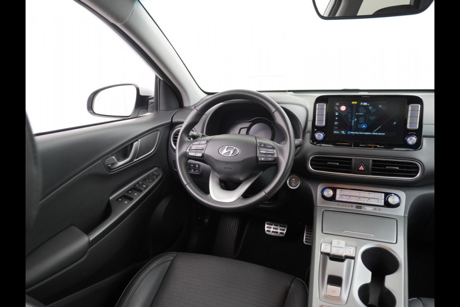 Hyundai Kona EV 64 kWh 204pk Leer Navi Camera Elektr.Stoelen+Verwarmd+Ventilatie-koeling ! Adaptive Cruise/Stop&Go Zelfsturend MultMedia Led  Heerlijke, sterke FEV , Enorm Efficient en grote accu! 444km wltp range slechts 34500 km ! nieuw 49000 euro