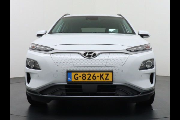 Hyundai Kona EV 64 kWh 204pk Leer Navi Camera Elektr.Stoelen+Verwarmd+Ventilatie-koeling ! Adaptive Cruise/Stop&Go Zelfsturend MultMedia Led  Heerlijke, sterke FEV , Enorm Efficient en grote accu! 444km wltp range slechts 34500 km ! nieuw 49000 euro