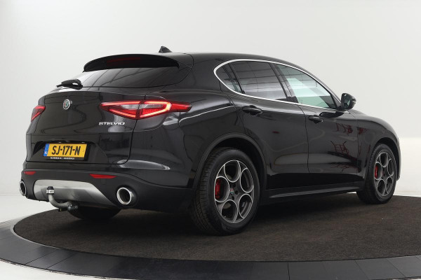 Alfa Romeo Stelvio 2.2d Super | Trekhaak | Leder | Stoel & stuurverwarming | Camera | Adaptive cruise | Memory | Harman/Kardon | Navigatie | Xenon