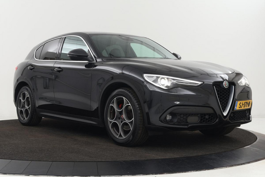 Alfa Romeo Stelvio 2.2d Super | Trekhaak | Leder | Stoel & stuurverwarming | Camera | Adaptive cruise | Memory | Harman/Kardon | Navigatie | Xenon