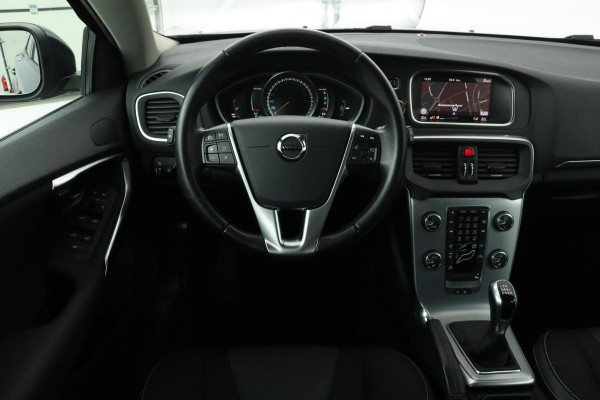 Volvo V40 2.0 D2 Nordic+ | Trekhaak | Stoelverwarming | Navigatie | Full LED | Climate control | PDC | Cruise control | Standkachel