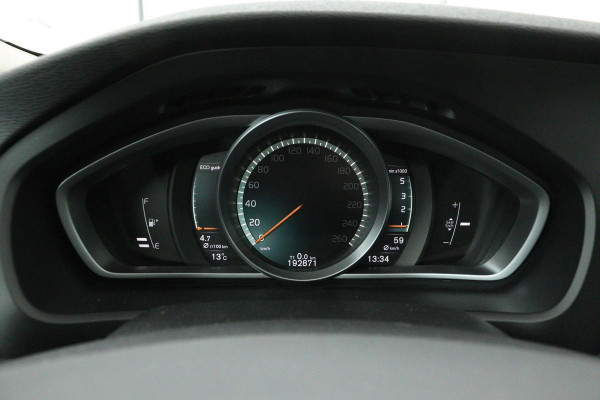 Volvo V40 2.0 D2 Nordic+ | Trekhaak | Stoelverwarming | Navigatie | Full LED | Climate control | PDC | Cruise control | Standkachel