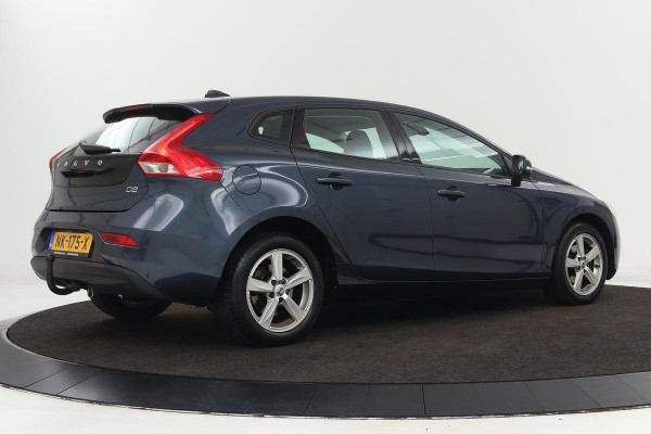 Volvo V40 2.0 D2 Nordic+ | Trekhaak | Stoelverwarming | Navigatie | Full LED | Climate control | PDC | Cruise control | Standkachel