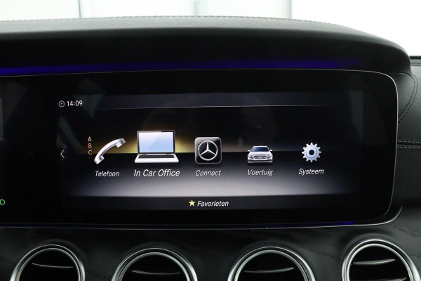 Mercedes-Benz E-Klasse 300de AMG Night | Panoramadak | Adaptive cruise | Burmester Sound | Stoelverwarming | Sfeerverlichting | Leder/Alcantara | Carplay | Widescreen