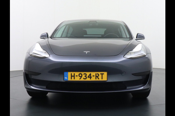 Tesla Model 3 SR+60kWh 326PK AutoPilot FSD-v.b Premium-Luidsprekers Leer PanoDak Adaptive cruise 20" Camera's Elektr.-Stuur+Stoelen+Spiegels+G Ecc Navigatiesysteem full map LED-a+v Comfortstoel(en) ACC Dual-ECC DAB Voorverwarmen interieur via App Keyless via Telefoonsleutel One-Pedal-Drive Orig. Nederlandse Auto