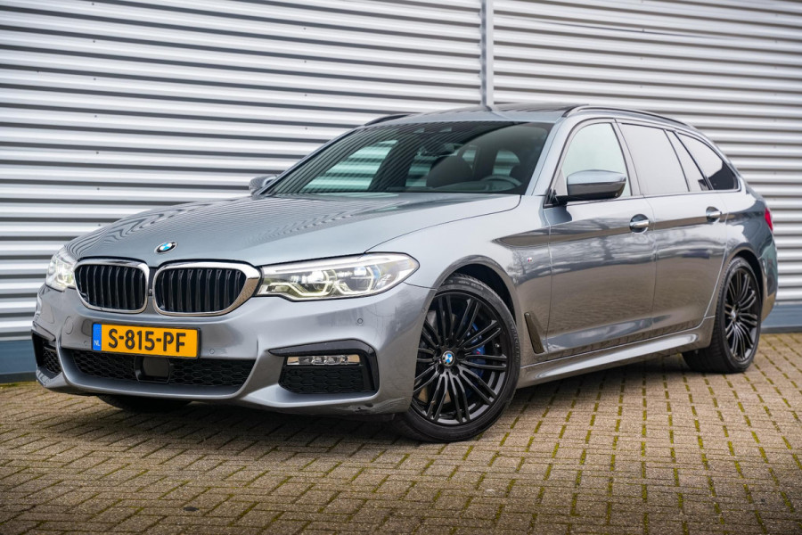 BMW 5 Serie Touring 540d xDrive High Executive M Pakket Panoramadak ACC Ambient HUD Keyless Trekhaak 19''LM