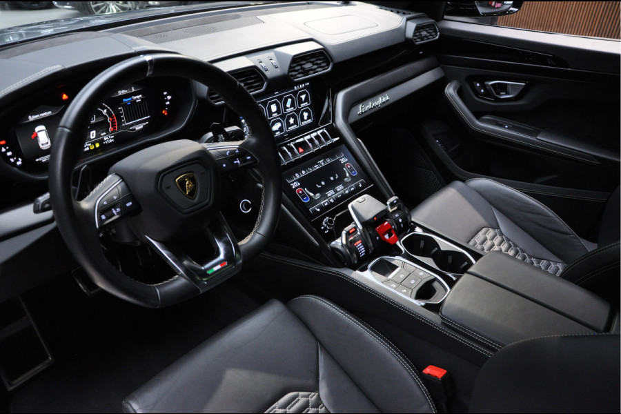 Lamborghini Urus 4.0 V8 Pano Full PPF HUD Advanced B&O