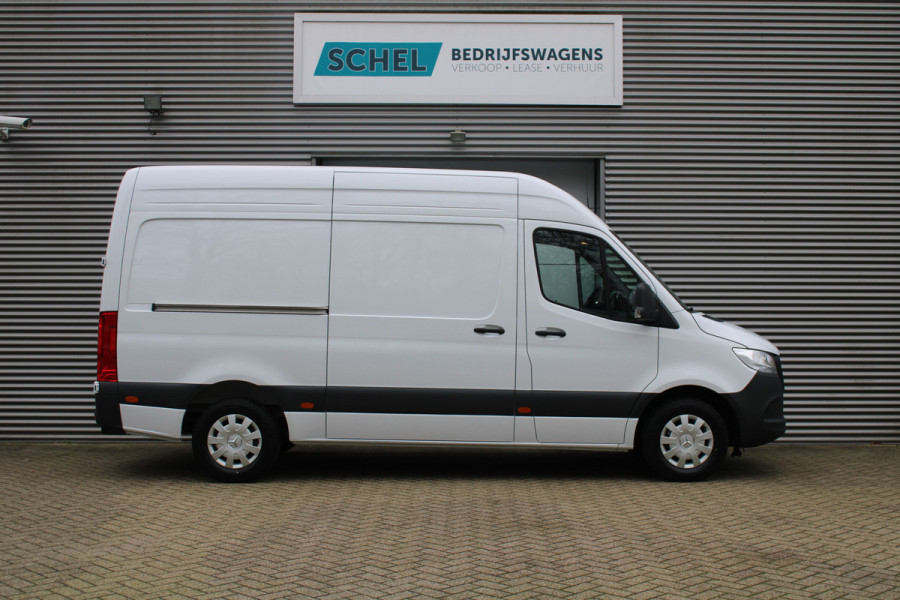 Mercedes-Benz Sprinter 317CDI L2H2 Pro - Mbux 10 - 3.5t Trekhaak - Betimmering - Camera - Carplay - Bind spot - Cruise - Smartphone integratie - Rijkla