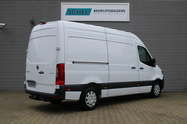 Mercedes-Benz Sprinter 317CDI L2H2 Pro - Mbux 10 - 3.5t Trekhaak - Betimmering - Camera - Carplay - Bind spot - Cruise - Smartphone integratie - Rijkla