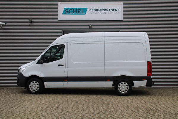 Mercedes-Benz Sprinter 317CDI L2H2 Pro - Mbux 10 - 3.5t Trekhaak - Betimmering - Camera - Carplay - Bind spot - Cruise - Smartphone integratie - Rijkla