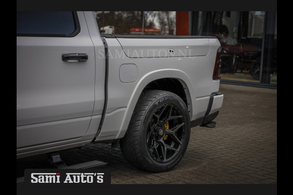 Dodge Ram 1500 LIMITED NIGHT H.O 540PK 706 Nm | XB9 | MASSAGE | BOM VOL | PW7 WHITE | CREW CAB | DUBBELE CABINE | GRIJSKENTEKEN | DE MEEST LUXUEUZE en BEGEERDE Pick-up VOORRAAD NR 2305 - 8549