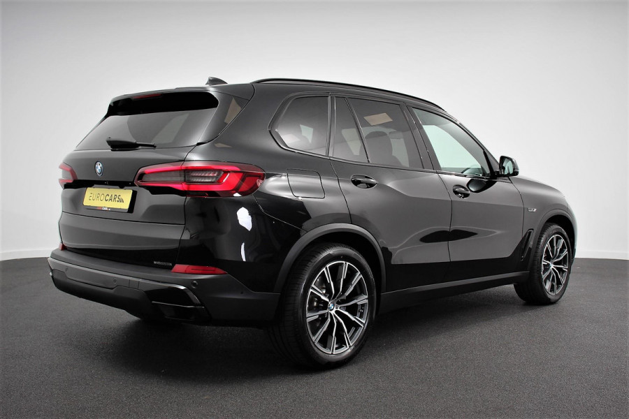 BMW X5 xDrive45e Hybrid 394pk Executive Shadow line | Leder | Schuif-Panorama dak | Navigatie | Trekhaak | Camera 360 | 20"LMV