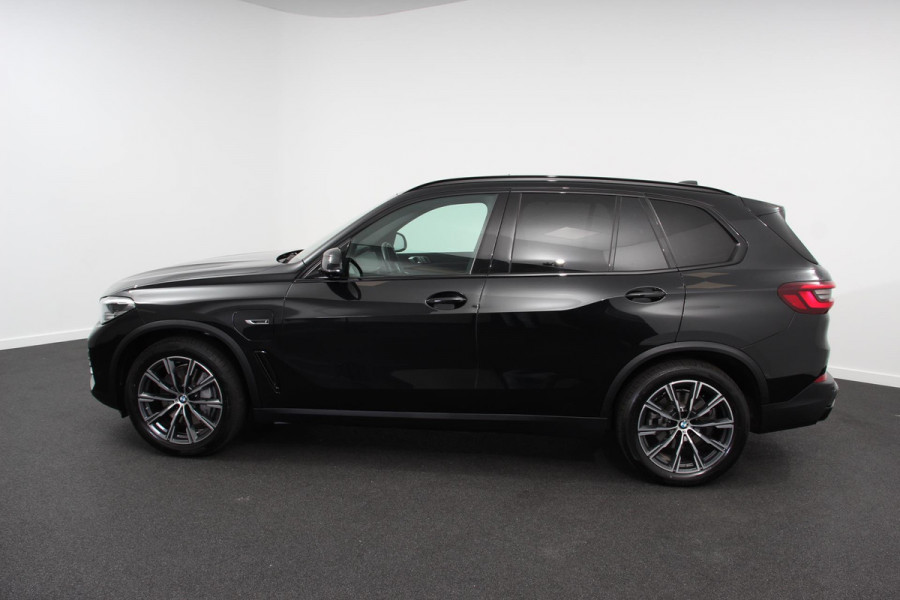 BMW X5 xDrive45e Hybrid 394pk Executive Shadow line | Leder | Schuif-Panorama dak | Navigatie | Trekhaak | Camera 360 | 20"LMV