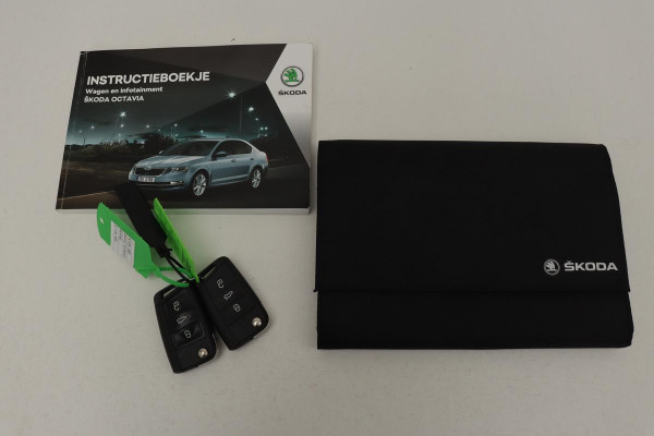 Škoda Octavia 1.0 TSI Ambition | Stoelverwarming | Carplay | Full LED | Navigatie | Climate control | PDC | Cruise control | Bluetooth