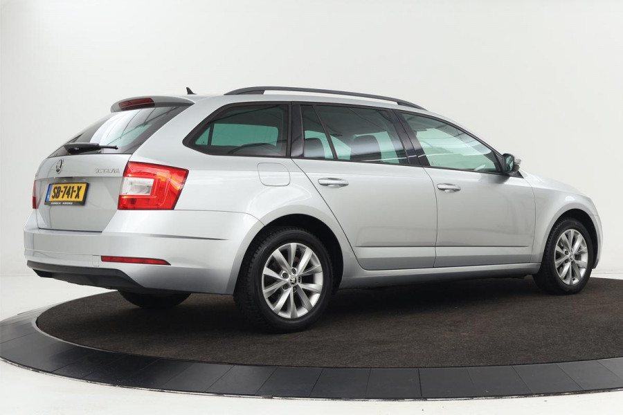 Škoda Octavia 1.0 TSI Ambition | Stoelverwarming | Carplay | Full LED | Navigatie | Climate control | PDC | Cruise control | Bluetooth