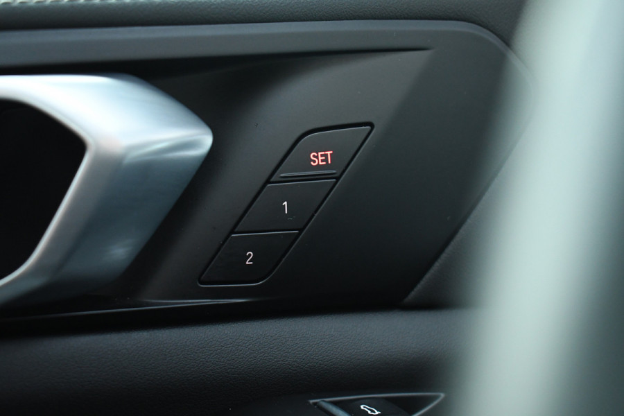 BMW X5 xDrive50e M-Sport Pano Trekh 360 H/K Soft-close HUD Gesture 8dkm!!! BTW-AUTO!