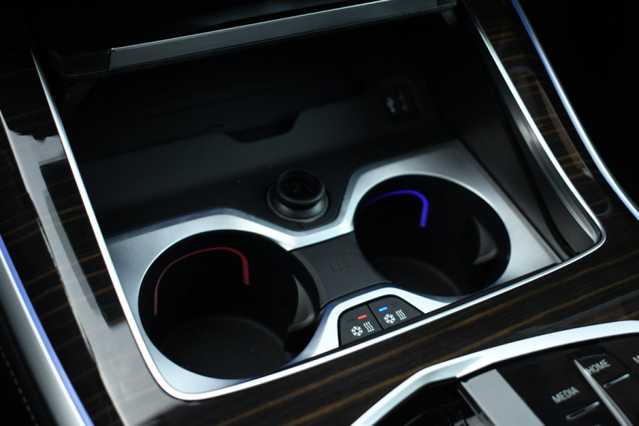 BMW X5 xDrive50e M-Sport Pano Trekh 360 H/K Soft-close HUD Gesture 8dkm!!! BTW-AUTO!