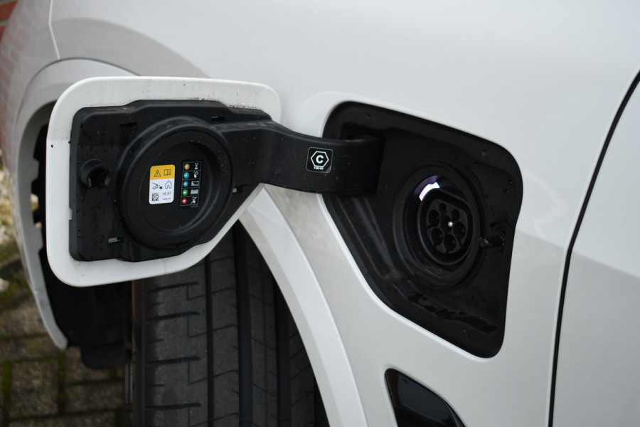 BMW X5 xDrive50e M-Sport Pano Trekh 360 H/K Soft-close HUD Gesture 8dkm!!! BTW-AUTO!