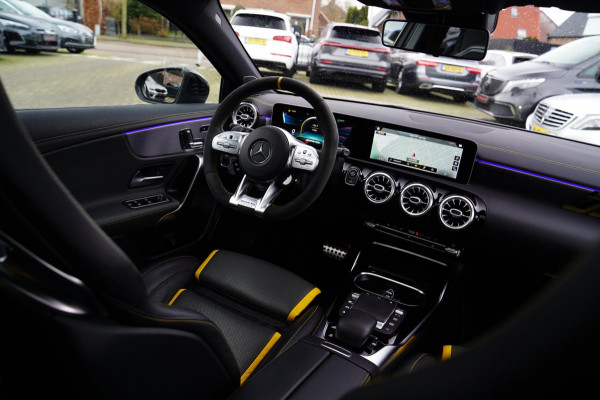 Mercedes-Benz A-Klasse AMG 45 S 4MATIC+ Edition 1 Yellow Edition | Burmester | Panorama | Kuipstoelen | Eventuri Carbon Air intake