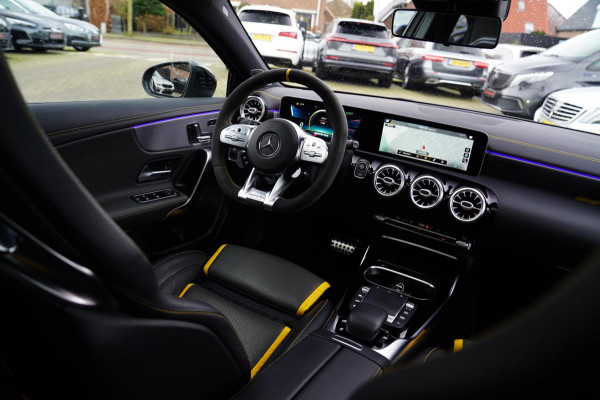 Mercedes-Benz A-Klasse AMG 45 S 4MATIC+ Edition 1 Yellow Edition | Burmester | Panorama | Kuipstoelen | Eventuri Carbon Air intake