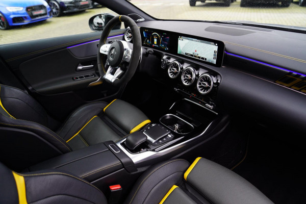 Mercedes-Benz A-Klasse AMG 45 S 4MATIC+ Edition 1 Yellow Edition | Burmester | Panorama | Kuipstoelen | Eventuri Carbon Air intake