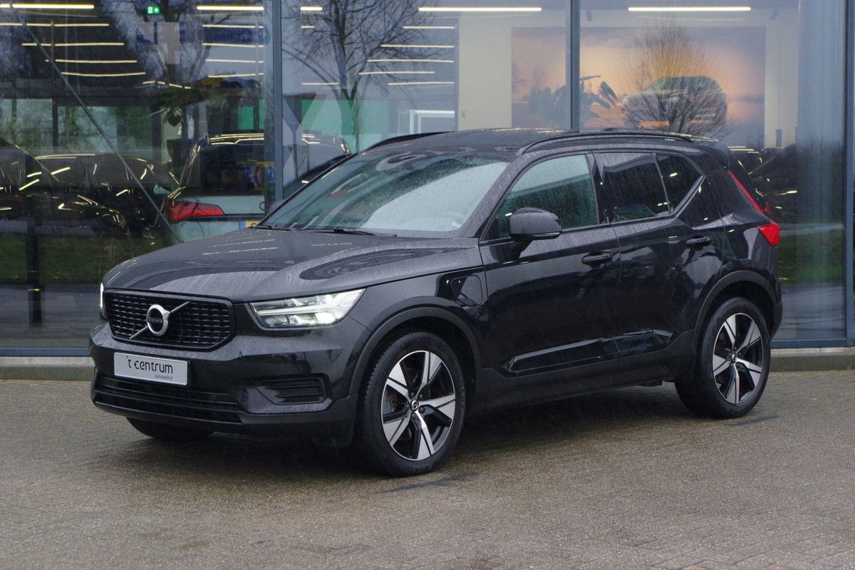 Volvo XC40 1.5 T4 211 PK Recharge R-Design PHEV, Panoramadak, Stoel- & Stuurverwarming, Navigatie