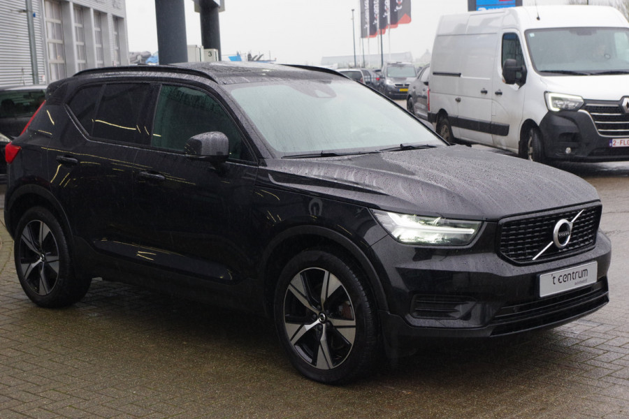 Volvo XC40 1.5 T4 211 PK Recharge R-Design PHEV, Panoramadak, Stoel- & Stuurverwarming, Navigatie