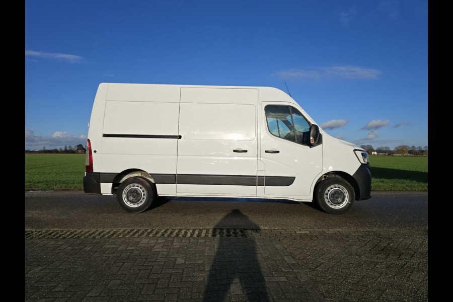 Renault Master T35 2.3 dCi L2 H2 - 135 Pk - Euro 6 - Navi - Airco - Cruise Control