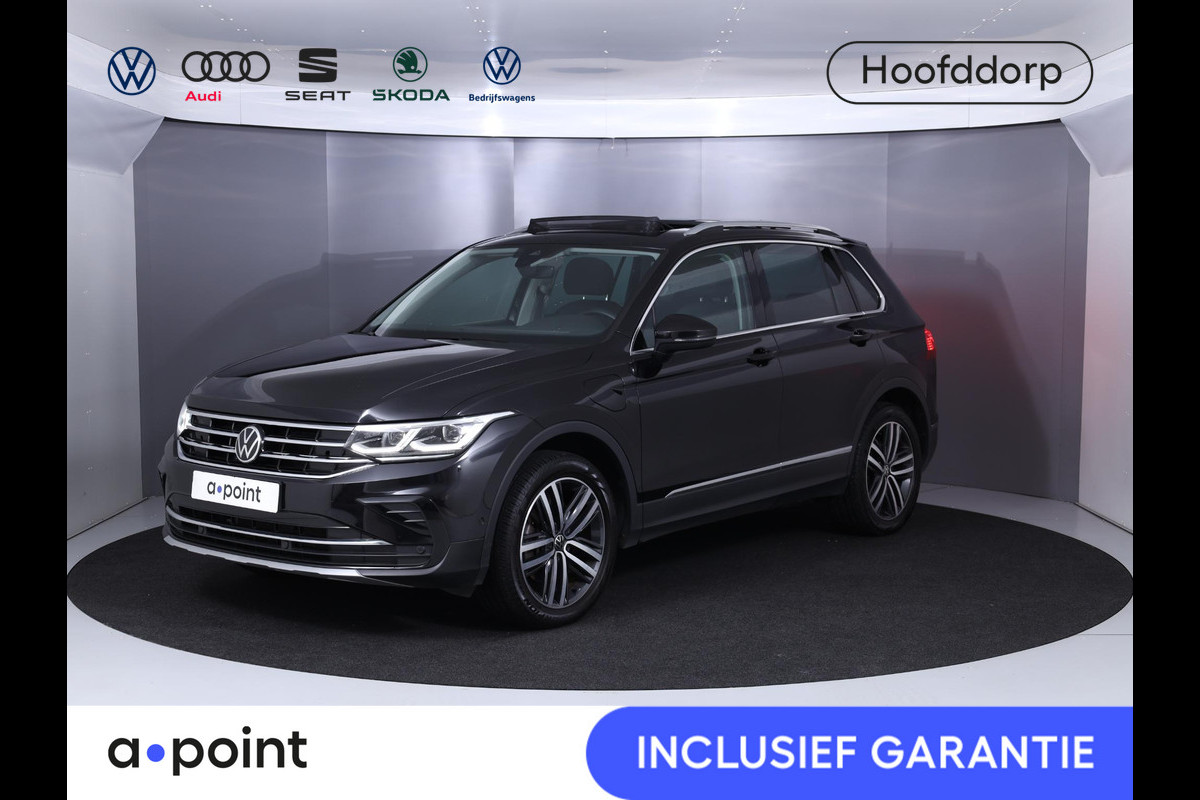 Volkswagen Tiguan 1.4 TSI eHybrid Elegance 245 pk Automaat (DSG) | Navigatie | Panoramadak | Elektr. trekhaak | Parkeersensoren (Park assist) | Achteruitrijcamera | Stoelverwarming |