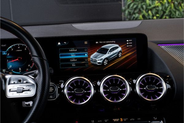 Mercedes-Benz GLA GLA200 AMG Line - Panorama | Carbon | Carplay | Sfeerverlichting