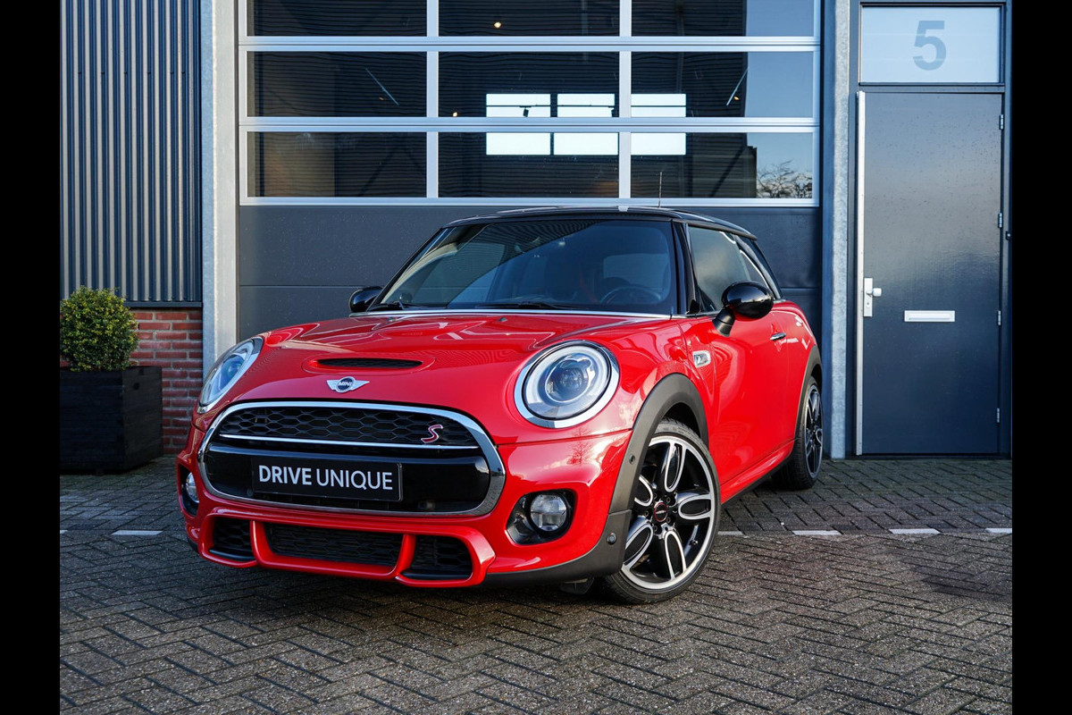 MINI Mini 2.0 Cooper S Chili Serious Business, JCW optiek, Harman/Kardon, Kuipstoelen, Camera, Keyless