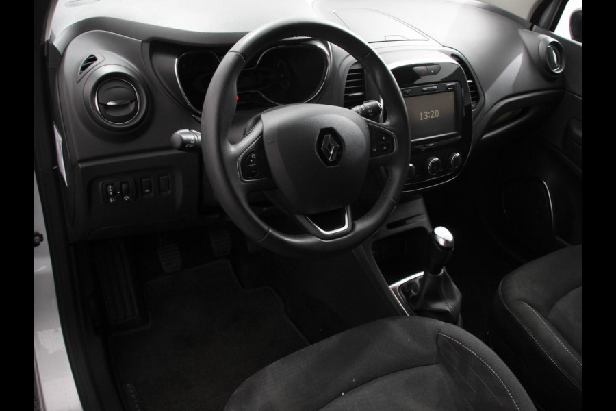 Renault Captur 0.9 TCe Limited Navigatie Airco Lichtmetalen Velgen Cruise Control Parkeer Sensoren Trekhaak
