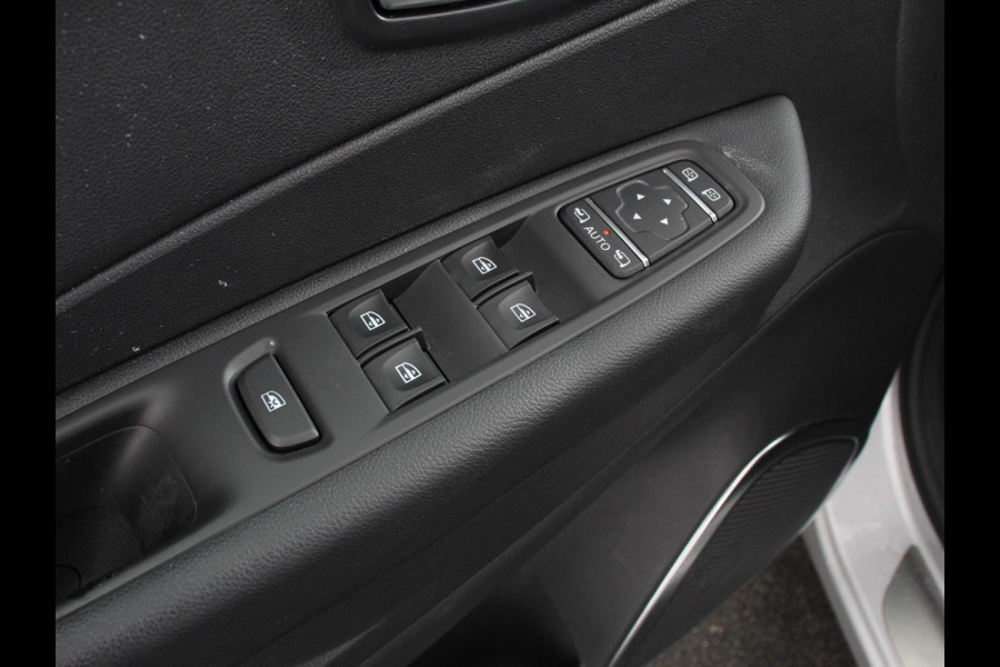Renault Captur 0.9 TCe Limited Navigatie Airco Lichtmetalen Velgen Cruise Control Parkeer Sensoren Trekhaak