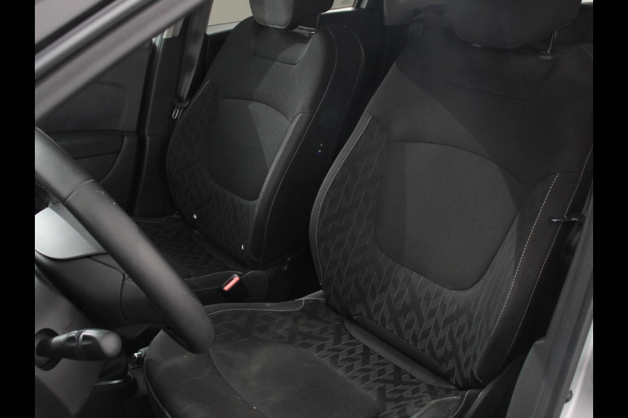 Renault Captur 0.9 TCe Limited Navigatie Airco Lichtmetalen Velgen Cruise Control Parkeer Sensoren Trekhaak