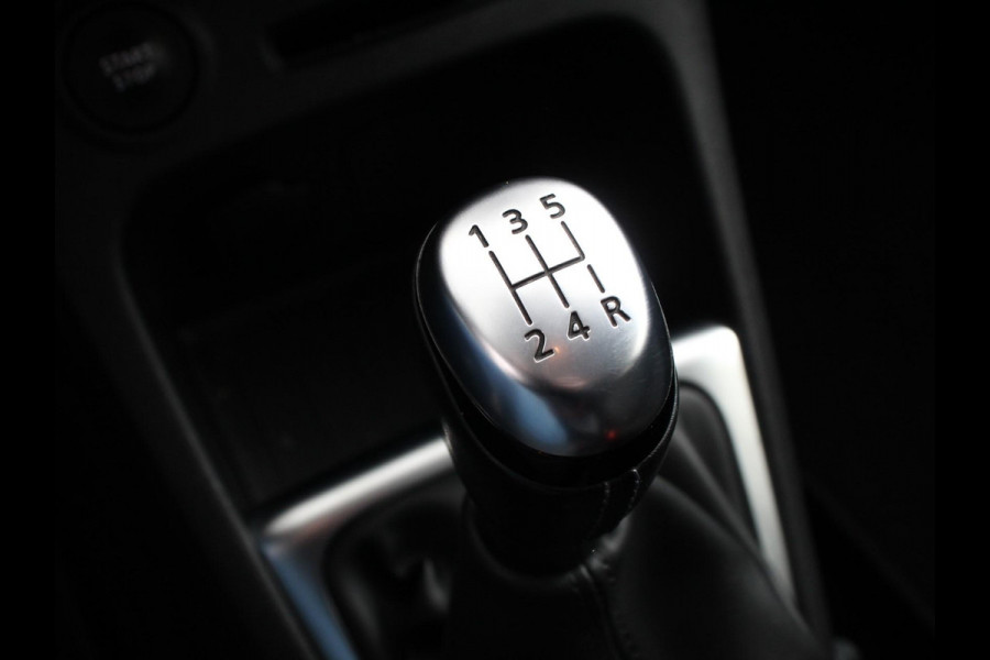 Renault Captur 0.9 TCe Limited Navigatie Airco Lichtmetalen Velgen Cruise Control Parkeer Sensoren Trekhaak