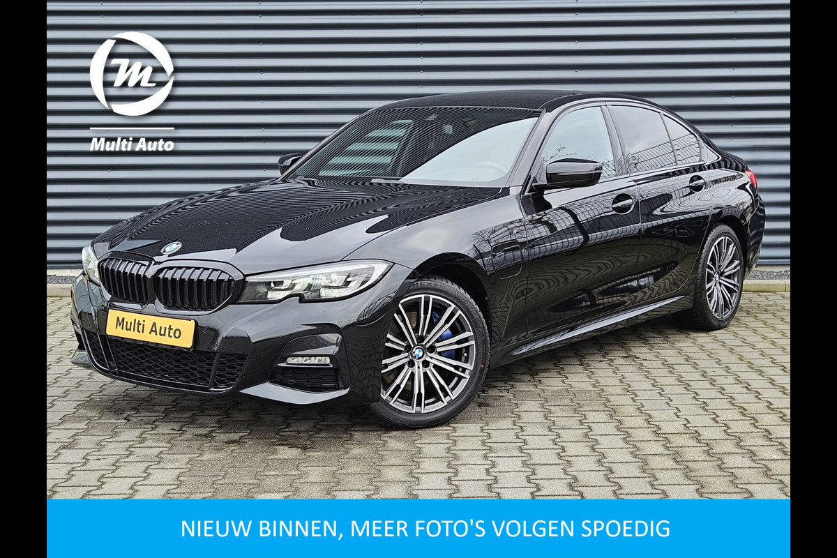 BMW 3-serie 330e M Sport Plug In Hybrid Dealer O.H PHEV | Lederen Sportstoelen Verwarmd | Apple Carplay | Navi Full Map | Virtual Cockpit | Sfeerverlichting | 18"L.M |