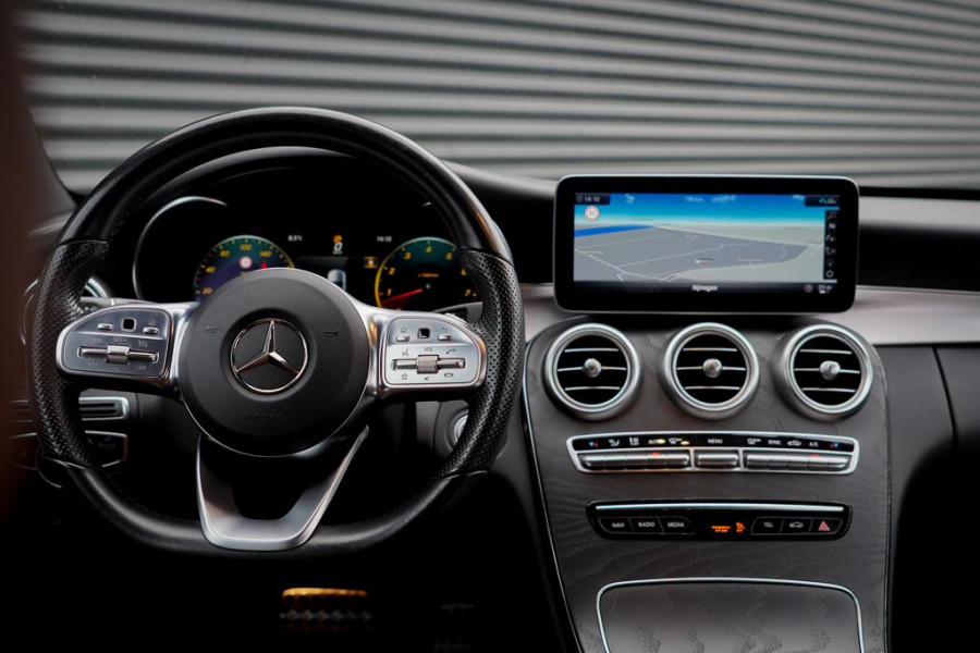 Mercedes-Benz C-Klasse Estate 180 Business Solution AMG / Pano / Multibeam / NL Auto / Leder