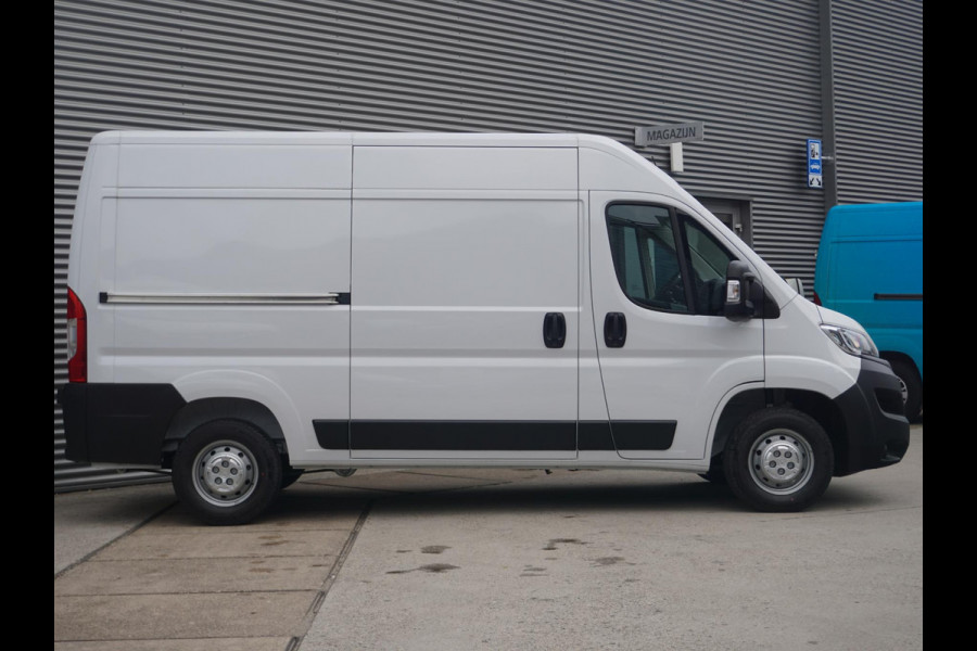 Opel Movano L2H2 120 Pk. | navigatie incl. Apple Carplay | camera | laadruimtebetimmering | Climate Control