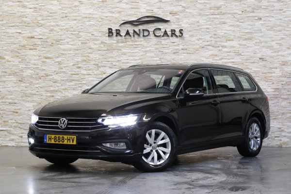 Volkswagen Passat Variant 1.5 TSI Comfort Business | NAP | 1E EIGENAAR | DEALER OH | LED | PDC | TREKHAAK |