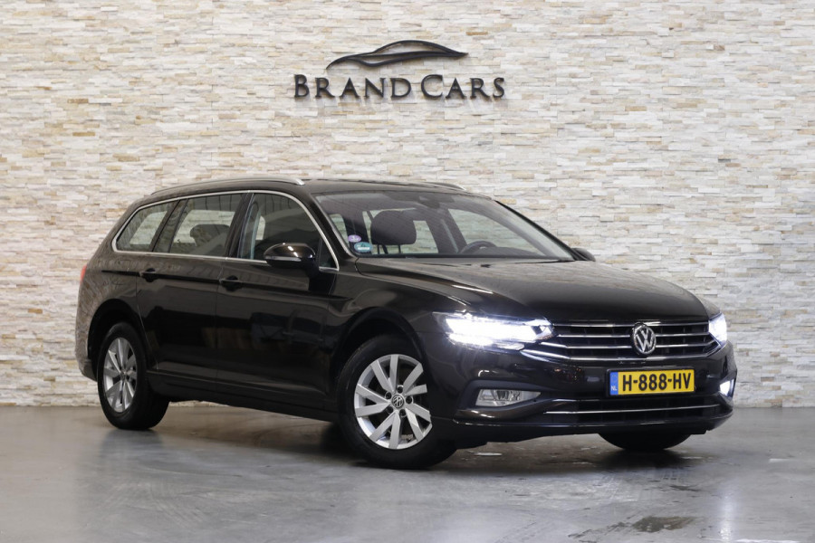 Volkswagen Passat Variant 1.5 TSI Comfort Business | NAP | 1E EIGENAAR | DEALER OH | LED | PDC | TREKHAAK |