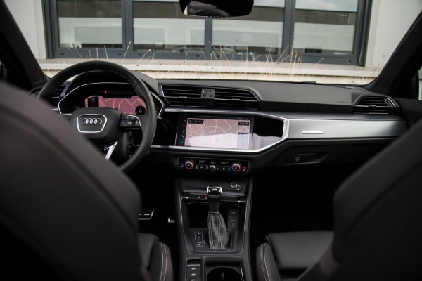 Audi Q3 35 TFSI 1.5TFSI S Line Pro Line S 150pk S-Tronic! Panoramadak|Virtual Cockpit|LED Matrix|Leder|B&O|Black|21inch|Trekhaak