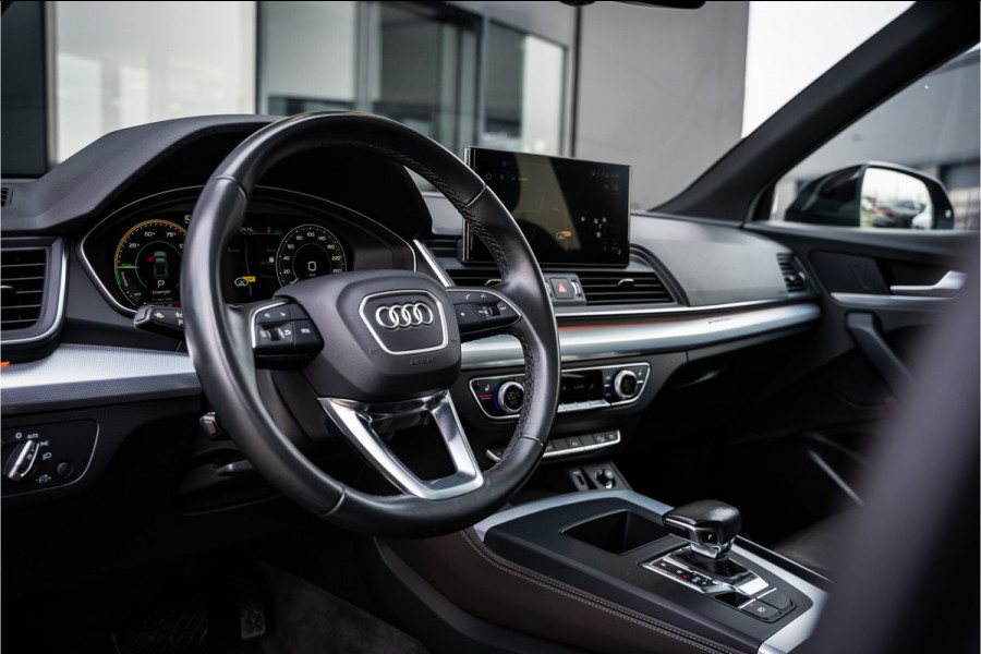 Audi Q5 50 TFSI e S edition - Panorama | Elek. Trekhaak | Leer | Carplay