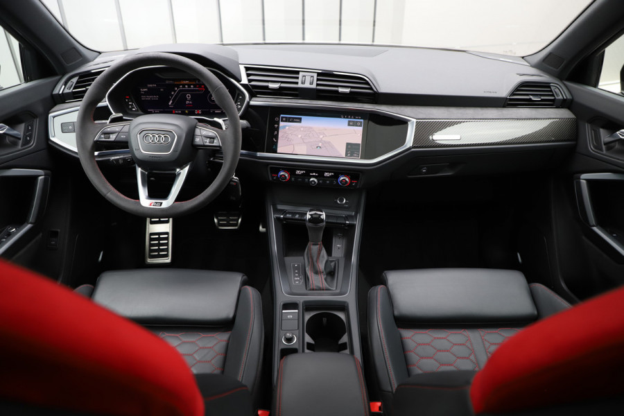 Audi RS Q3 Sportback 2.5 TFSI | Pano | RS-Stoelen | B&O | Carbon | Sfeerverlichting | Keyles | ACC | Matrix-led | 2021.