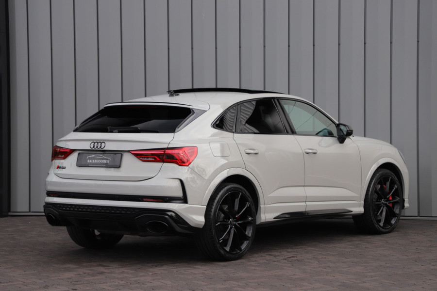 Audi RS Q3 Sportback 2.5 TFSI | Pano | RS-Stoelen | B&O | Carbon | Sfeerverlichting | Keyles | ACC | Matrix-led | 2021.