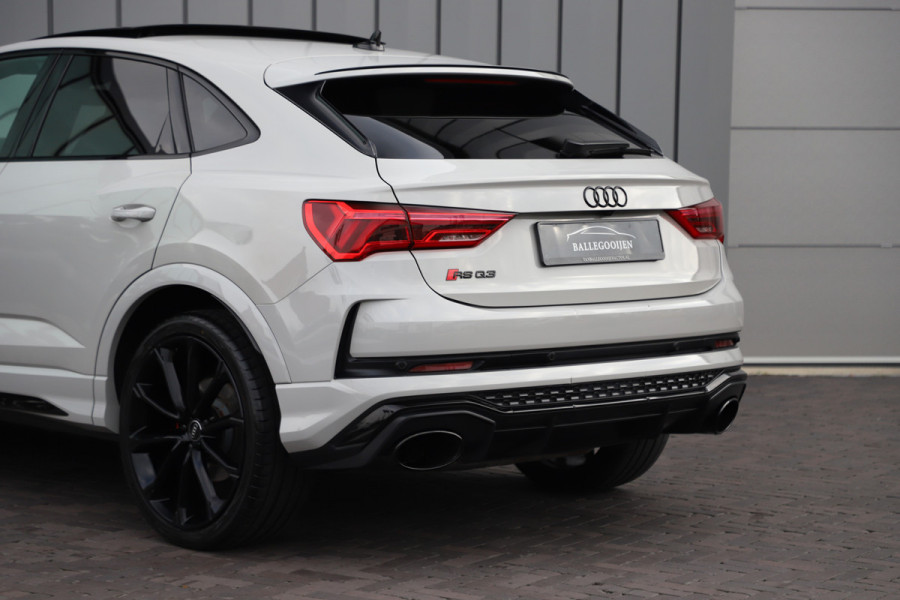 Audi RS Q3 Sportback 2.5 TFSI | Pano | RS-Stoelen | B&O | Carbon | Sfeerverlichting | Keyles | ACC | Matrix-led | 2021.