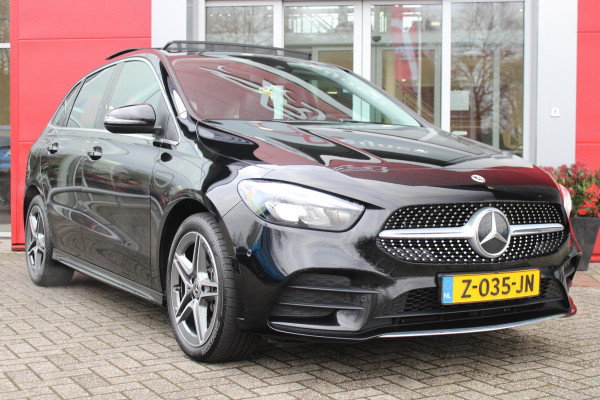 Mercedes-Benz B-Klasse 250 e 218PK AMG LINE | PANORAMISCH SCHUIF/KANTEL DAK | SFEER VERLICHTING | ELEKTRISCHE ACHTERKLEP | LED HIGH PERFROMANCE KOPLAMPEN | APPLE CARPLAY/ANDROID AUTO | STOEL VERWARMING | PARKEERSENSOREN VOOR EN ACHTER | CRUISE CONTROL |